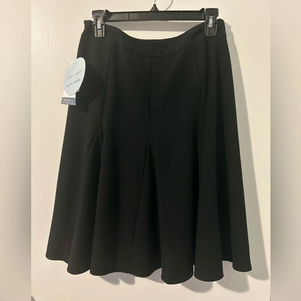 Emma James Woman’s Petite Stretch Black Flare Skirt,Size 6P - Picture 1 of 9